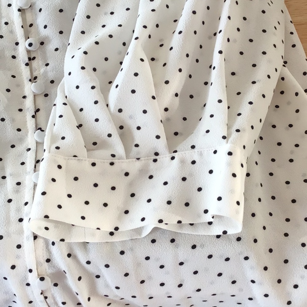 NEVER WORN white & black polka dots ultra feminine blouse, size Large - Picture 9 of 9